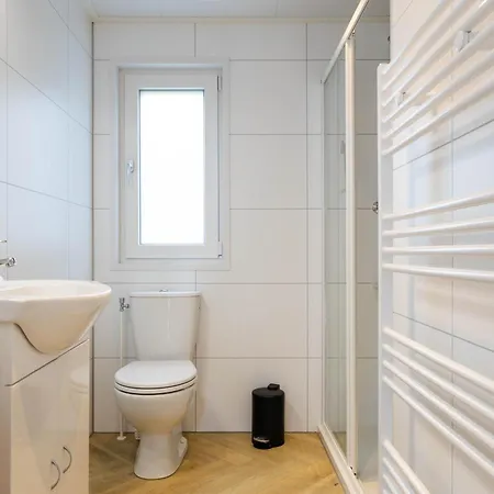 Luxe Vakantiechalet Met Royale Tuin Op De Veluwe Chalet Epe